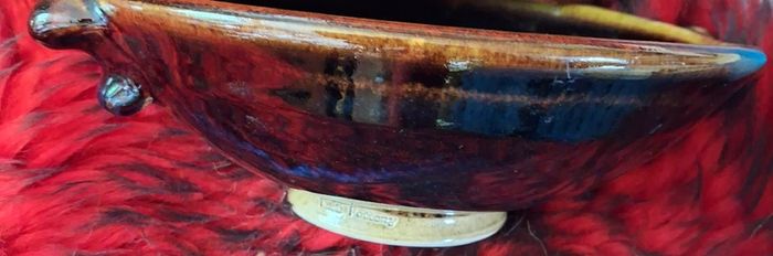 Colm de Ris, Large footed pottery bowl