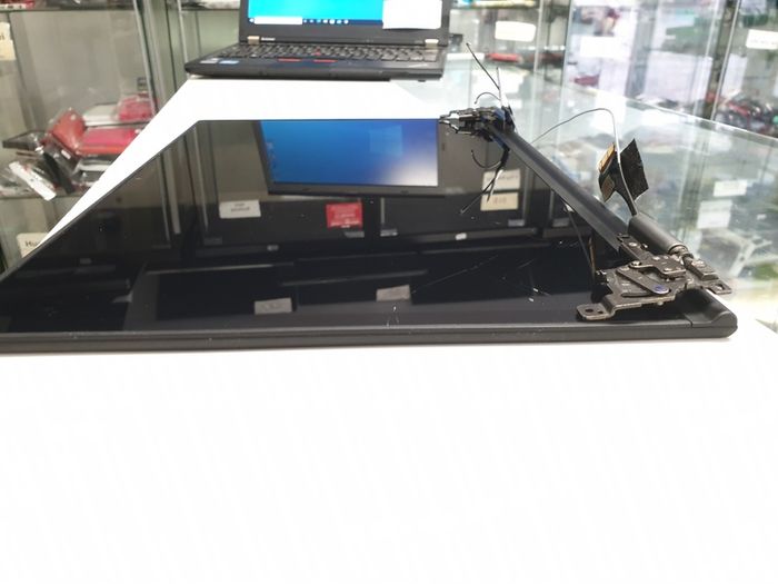 Lenovo Screen Assembly ThinkPad X1 Yoga 2nd Gen 14" 1920x1080, Glass Damaged