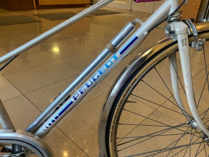 vintage 1980s Peugeot road bike