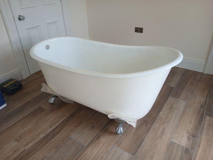 Cast iron bath. New