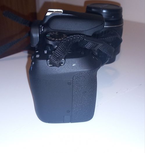 canon eos 2000d with 18-55mm kit lens