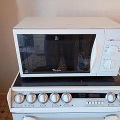 Whirlpool VIP 20 Microwave 900W