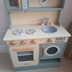 Little town play kitchen - excellent condition