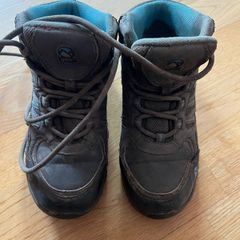 Kid's hiking boots