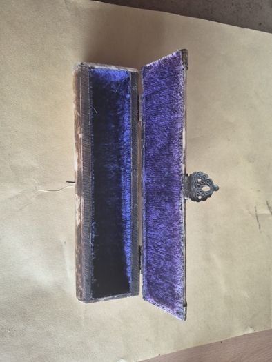 Victorian Carved Bone Needle Case  Original Velvet Box