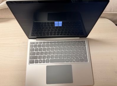 Microsoft Surface Laptop  - Copilot+ PC (Snapdragon X Plus, 16GB) - Unused