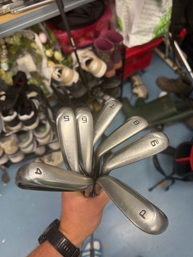 Cobra Aerojet Irons (4-PW)