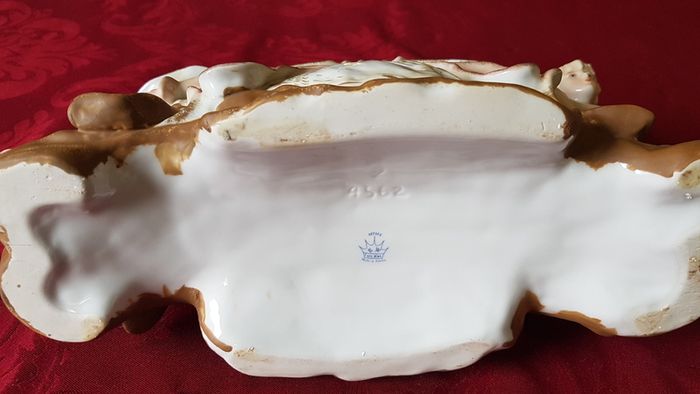 Circa 1897-1906 Collector's Piece Antique  Ernst Wahliss Depose EW Turn Wien Large Porcelain Centerpiece Vase / Jardiniere  Made In Austria