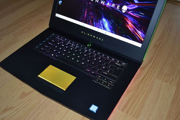 Dell Alienware 15 R3 Gaming Laptop Core i7, SSD + Microsoft Office