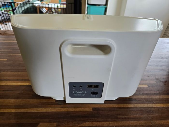 Sonos Speakers  2  Play 1 and 2  Play 5