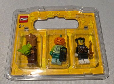 Lego minifigures and accessories