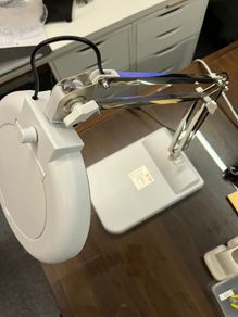 Benchtop Magnifier Lamp