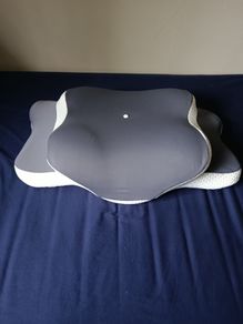 Ergonomic Orthopedic Contour Memory Foam Pillow (Excellent Condition)