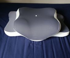 Ergonomic Orthopedic Contour Memory Foam Pillow (Excellent Condition)