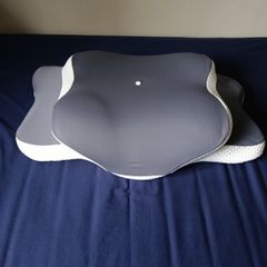 Ergonomic Orthopedic Contour Memory Foam Pillow (Excellent Condition)