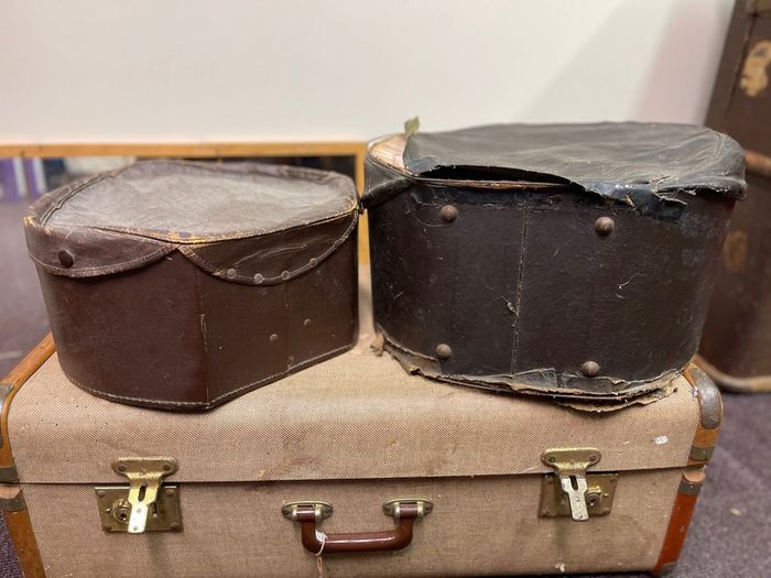 vintage leather trunks suitcases hatbox