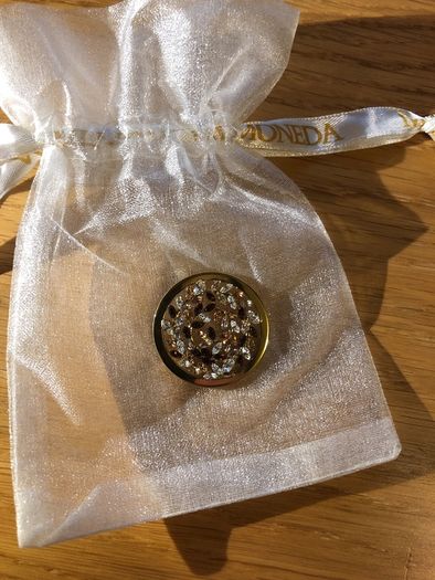 Mi moneda large coin
