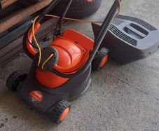 electric lawn mower