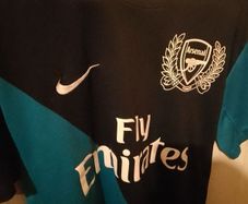Arsenal 2011/12 away shirt