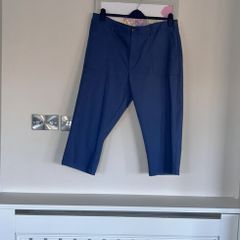 Ladies Navy Cropped Trousers from Dunnes Stores. UK 20 / EU 48cm