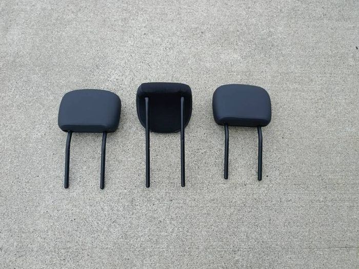 Dacia sandero rear headrest