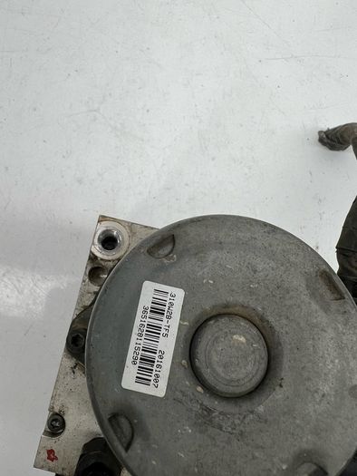 Hyundai Tucson Mk3 1.7 Diesel Abs Pump Control Module Unit 58920-d7911 2017 A2l5b2s