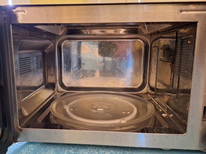 Microwave Oven