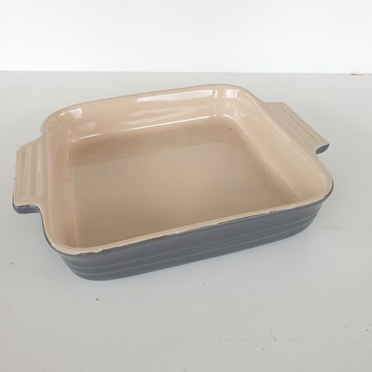Le Creuset square stoneware baking dish