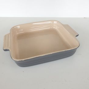 Le Creuset square stoneware baking dish