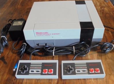 Nintendo NES + 2 Controllers + Power supply + Region Free-Pal A/B