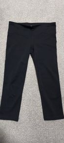 GapFit Black Cropped Gym Leggings / Capri - Size S