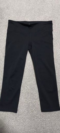 GapFit Black Cropped Gym Leggings / Capri - Size S