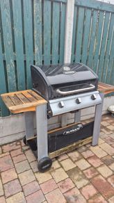 3 burners Outback bbq