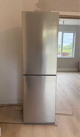 Bosch Serie 2 NoFrost Fridge Freezer  KGN27NLFAG
