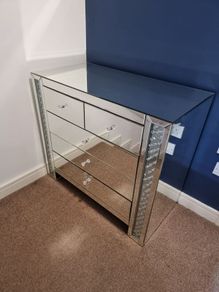 mirrored chest read add!