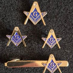 Masonic set, tie pin, lapel badge and cufflinks.