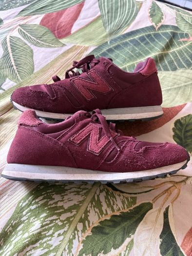 Burgundy New Balance 373
