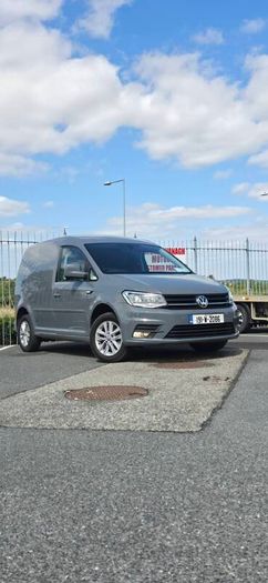 VW Caddy Highline Alloys with Good Tyres 5x112