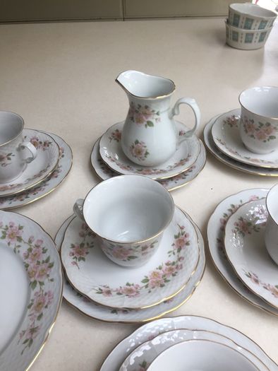 Royal Thun Czechoslovakia tea set