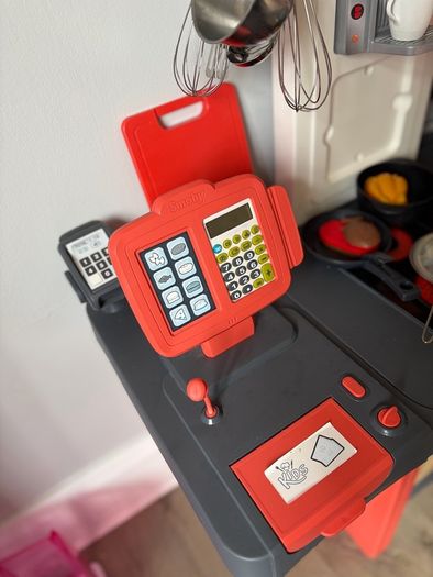 Toy Kitchen / Restaurant