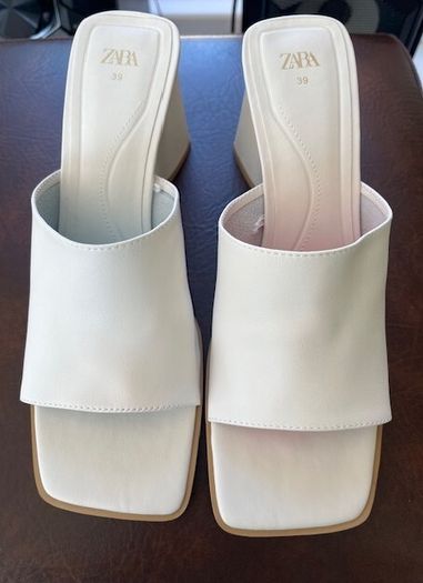 Wide Heel Soft Elegant Leather Sandal Mules Sz 6 / Eu 39. Colour Cream Immaculate. Zara