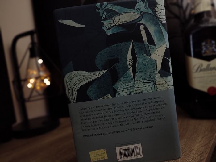 Guernica ! The Biography of a Twentieth-Century Icon ! Pablo Picasso ! 2004 ! by Bloomsbury !