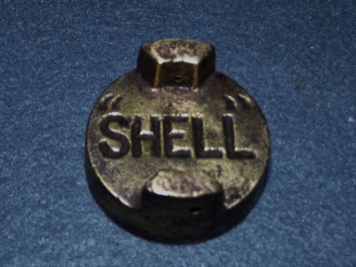 Vintage SHELL petrol. Two gall, brass oil can cap