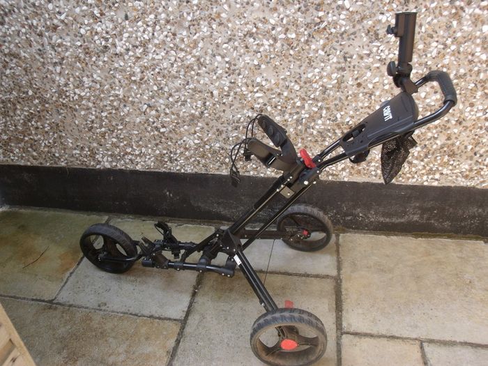 Fast Fold Flat 3 wheel Trolley - Compact size when folded