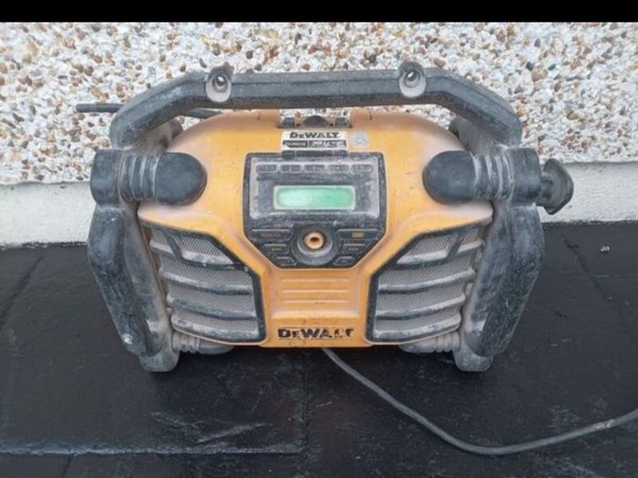 Dewalt radio