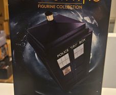 Eaglemoss Hero Collection TARDIS and mini magazine