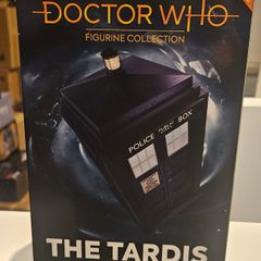Eaglemoss Hero Collection TARDIS and mini magazine