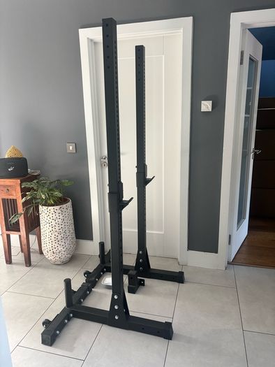 Free standing squat rack
