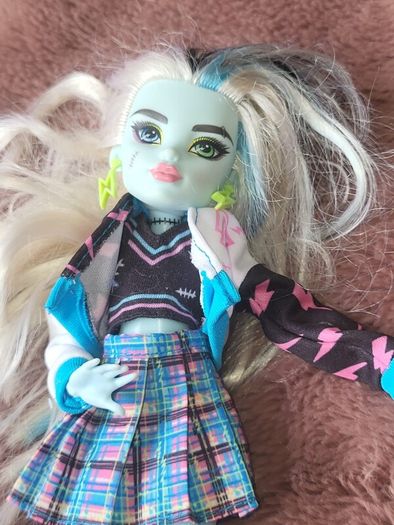 Mattel Monster High Generation 3 Frankie Stein Doll.