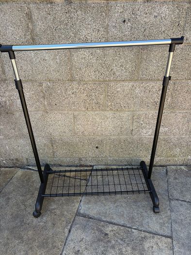 clothes rail
